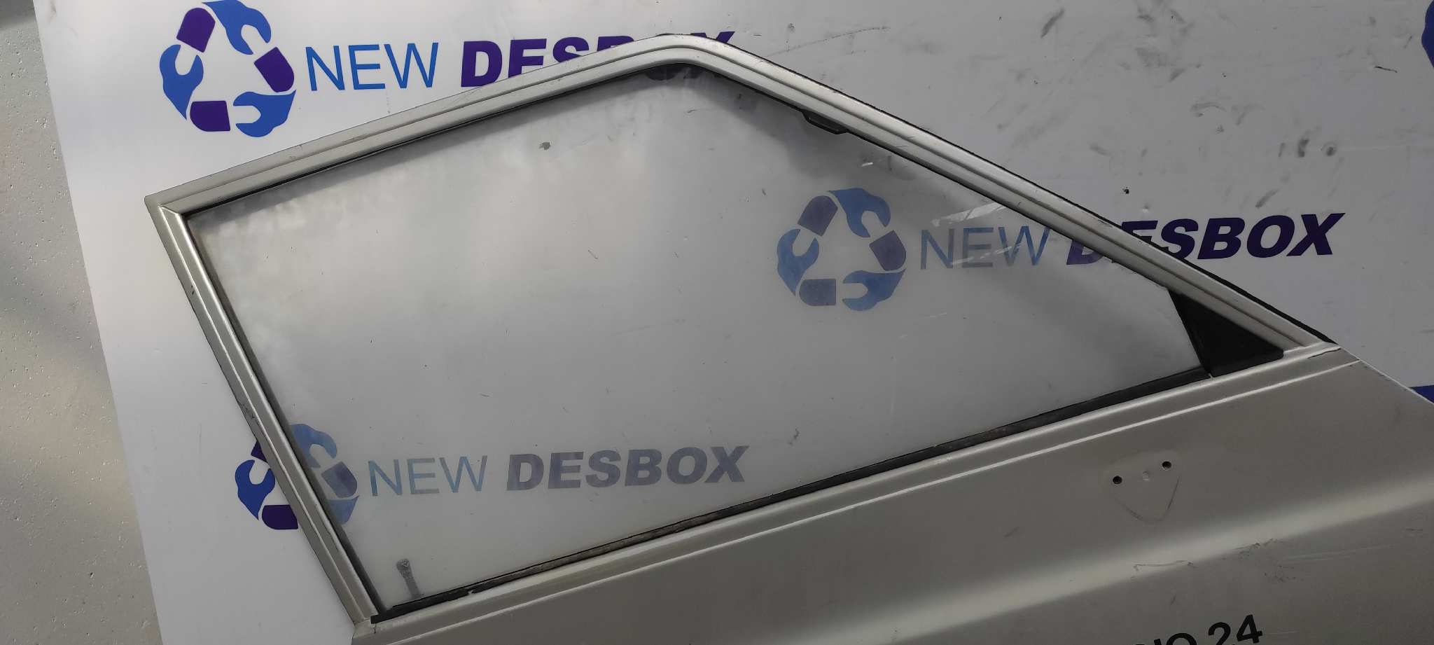 PUERTA DELANTERA DERECHA NISSAN VANETTE (C 220) - vista 2