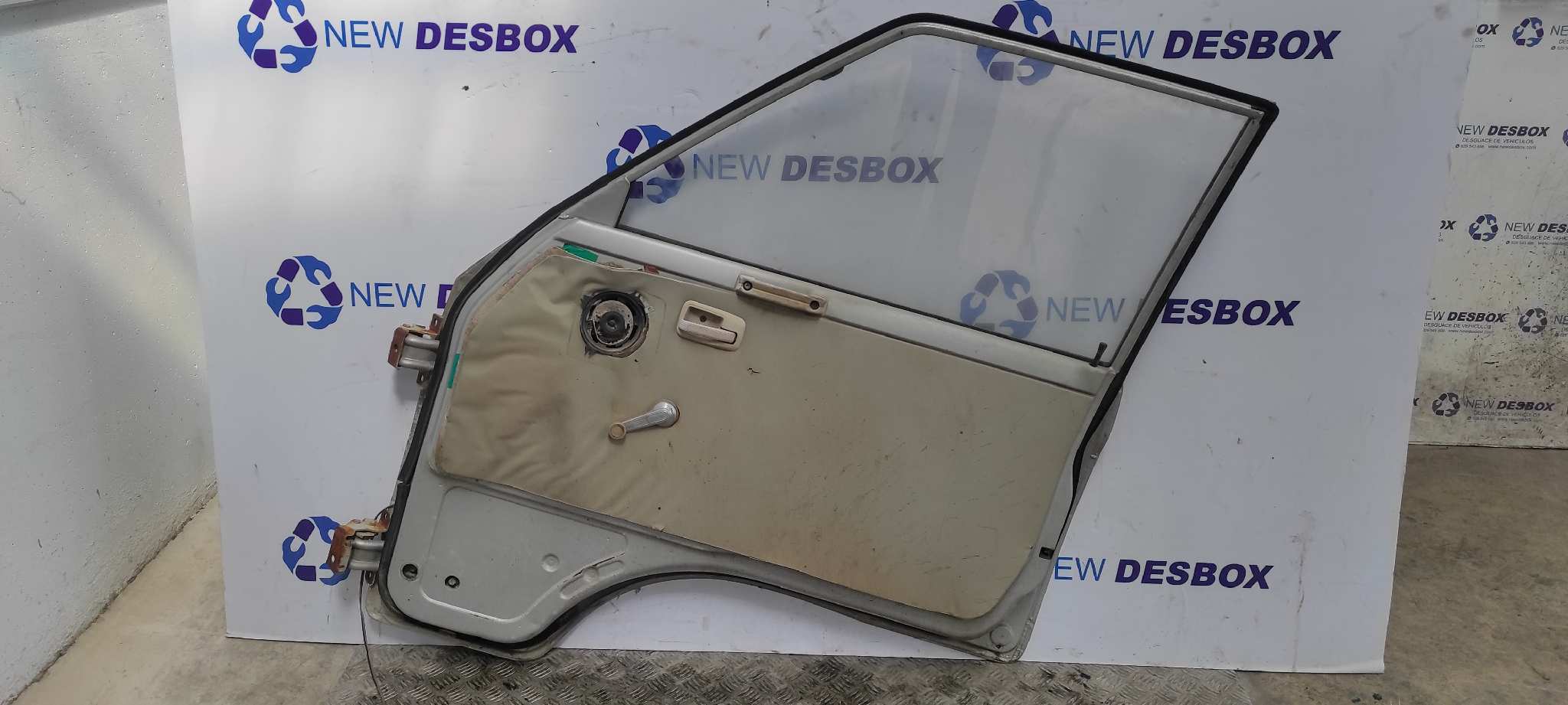 PUERTA DELANTERA DERECHA NISSAN VANETTE (C 220) - vista 4