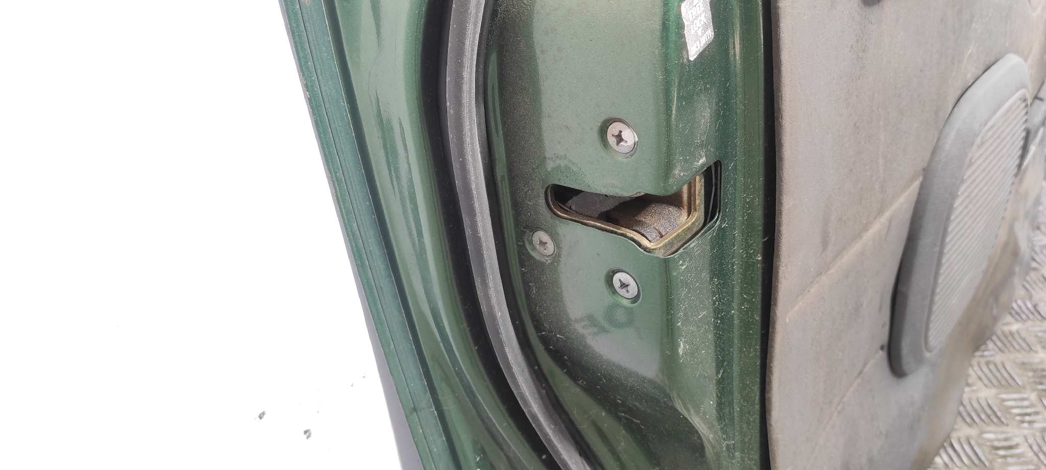 PUERTA TRASERA IZQUIERDA NISSAN PICK-UP (D22) - vista 3