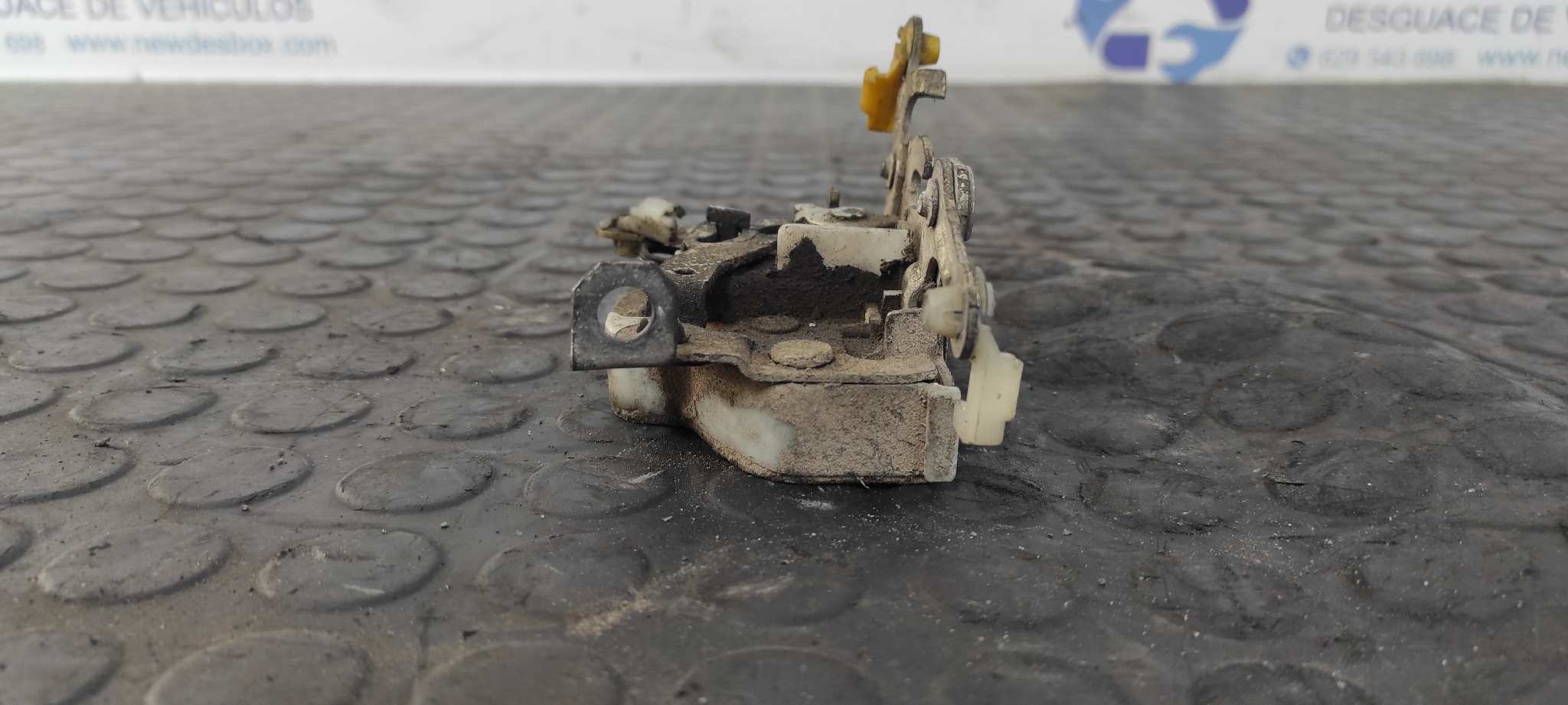 CERRADURA PUERTA DELANTERA DERECHA NISSAN PATROL (K/W160) - vista 3