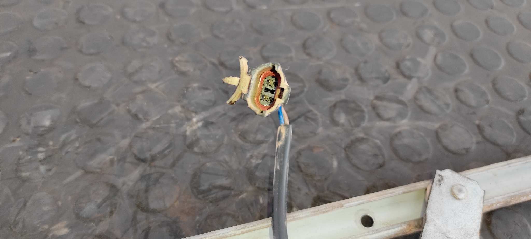 ELEVALUNAS TRASERO DERECHO SSANGYONG MUSSO - vista 3