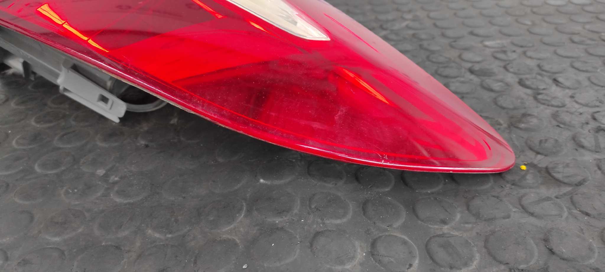 PILOTO TRASERO DERECHO RENAULT MEGANE III BERLINA 5 P - vista 3