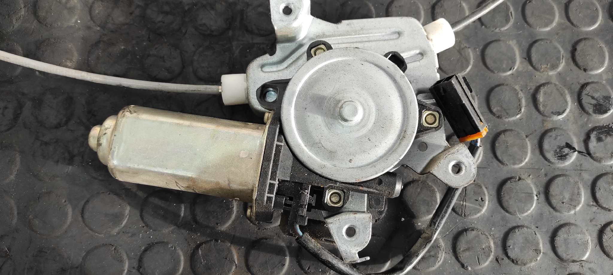 ELEVALUNAS TRASERO DERECHO NISSAN PICK-UP (D22) - vista 3