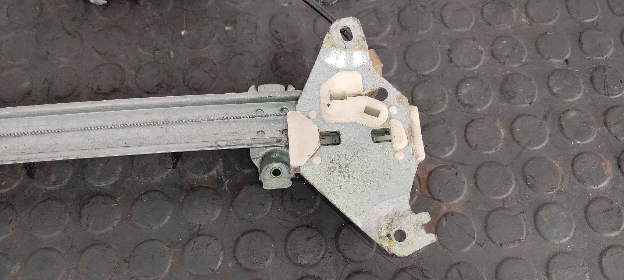 ELEVALUNAS TRASERO IZQUIERDO NISSAN QASHQAI (J10) - vista 3