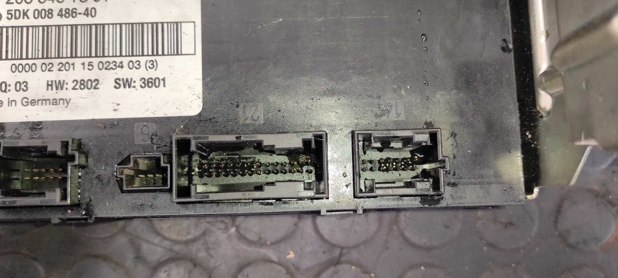 CAJA RELES / FUSIBLES MERCEDES-BENZ CLASE C (W203) SPORTCOUPE - vista 5