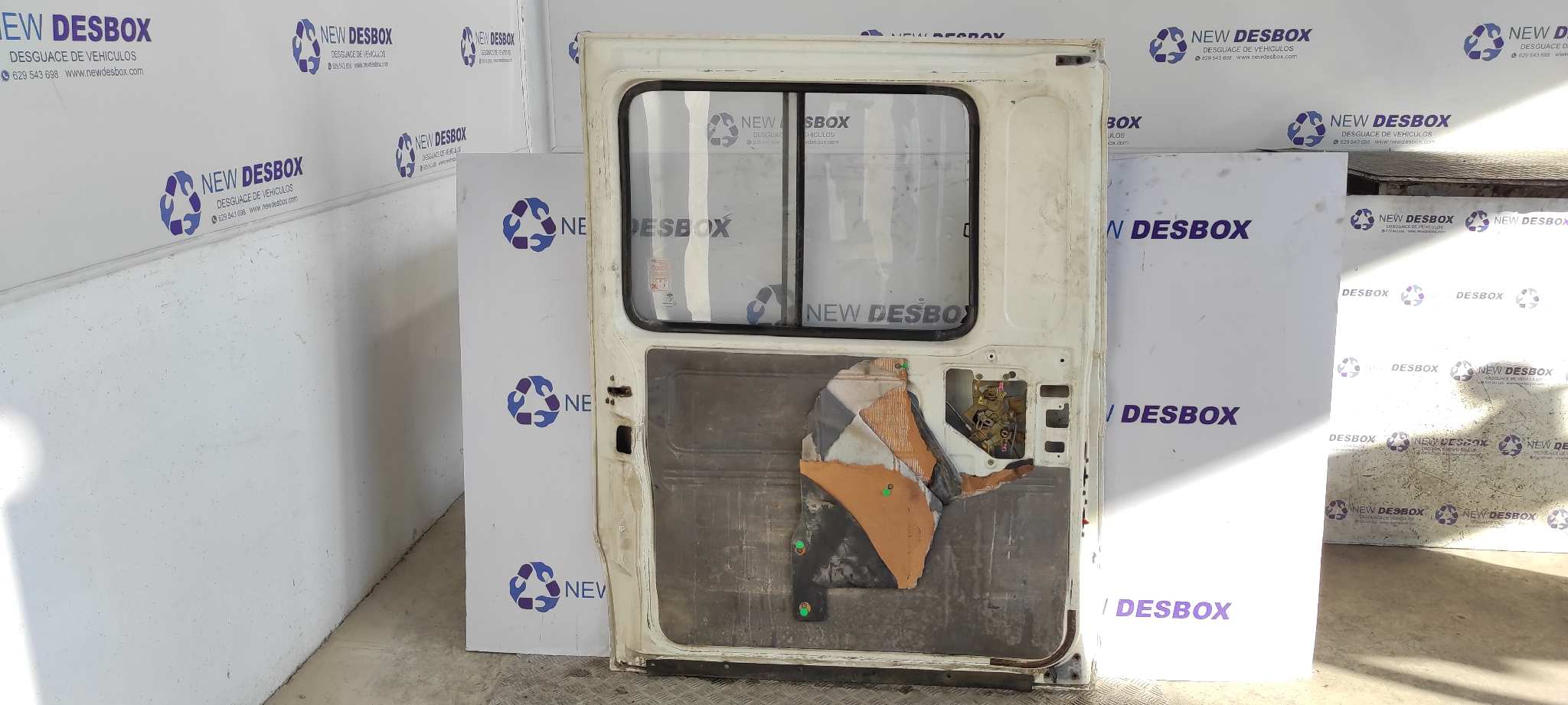 PUERTA LATERAL CORREDERA IZQUIERDA NISSAN VANETTE CARGO - vista 2