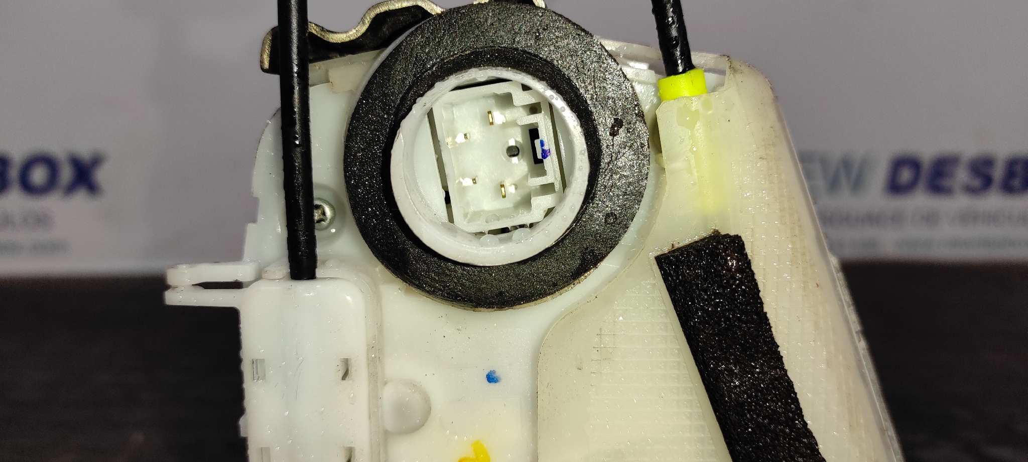 CERRADURA PUERTA TRASERA DERECHA TOYOTA PRIUS (NHW30) - vista 4