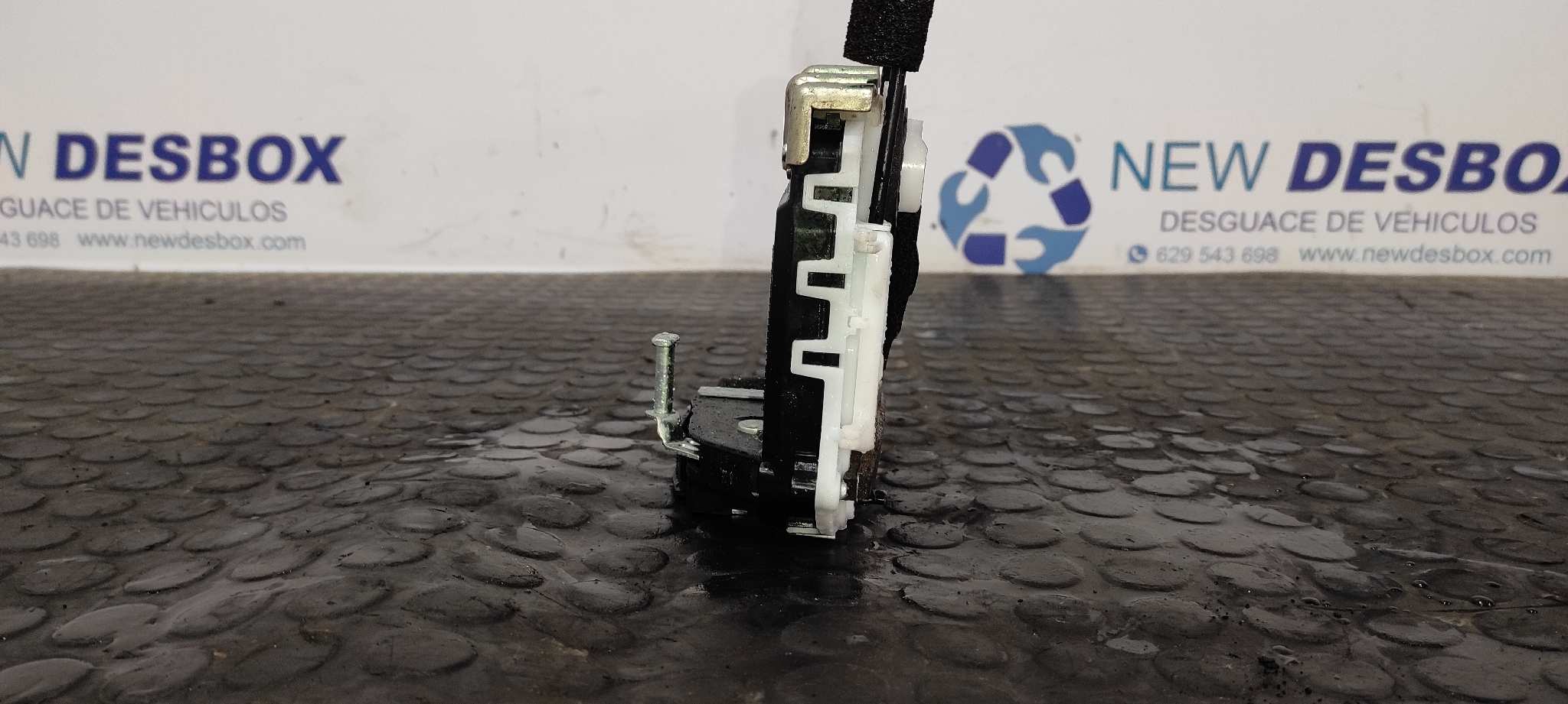 CERRADURA PUERTA TRASERA DERECHA TOYOTA PRIUS (NHW30) - vista 3