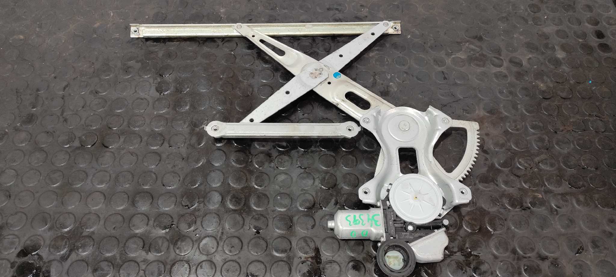 ELEVALUNAS DELANTERO DERECHO TOYOTA PRIUS (NHW30)