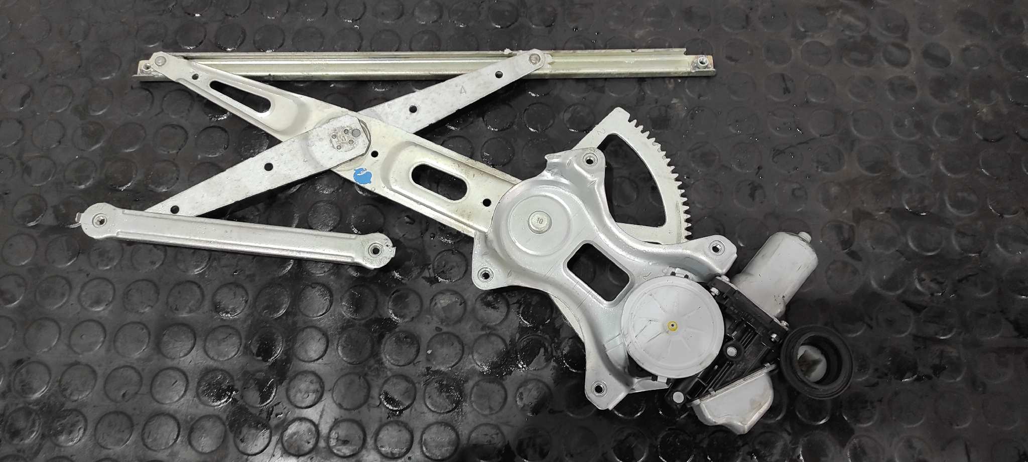 ELEVALUNAS DELANTERO IZQUIERDO TOYOTA PRIUS (NHW30)