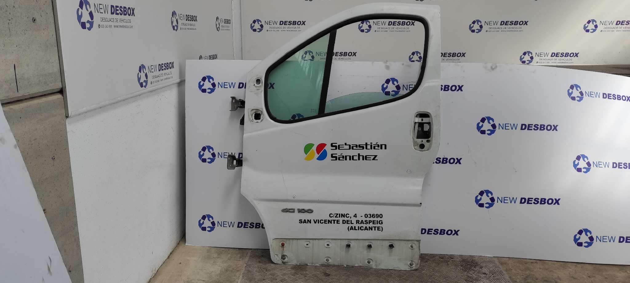 PUERTA DELANTERA IZQUIERDA RENAULT TRAFIC COMBI (AB 4.01)