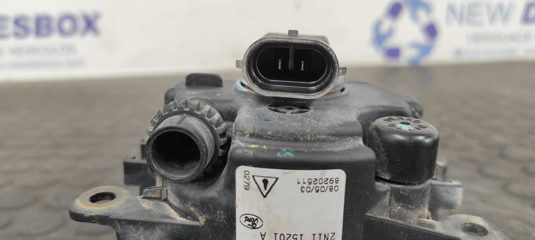 FARO ANTINIEBLA DERECHO FORD FUSION (CBK) - vista 4