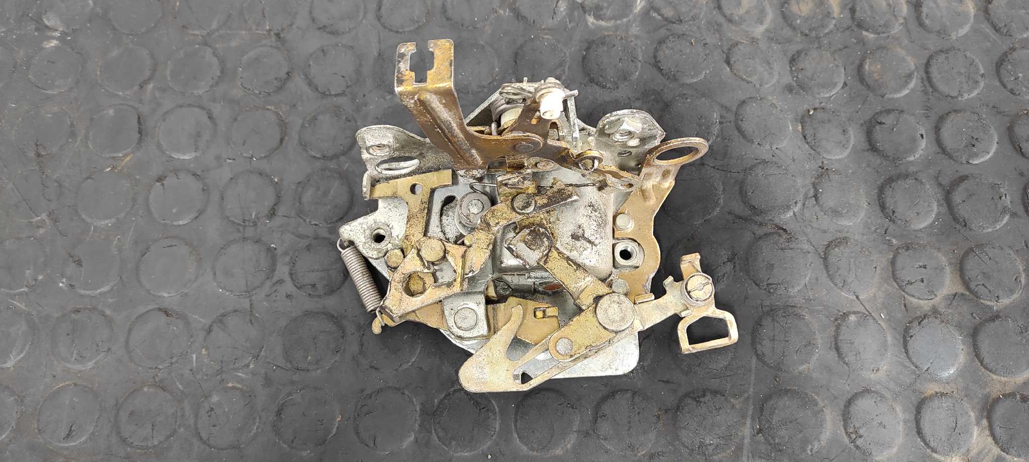 CERRADURA PUERTA DELANTERA IZQUIERDA MERCEDES-BENZ CLASE S (W126) BERLINA+COUPE - vista 3