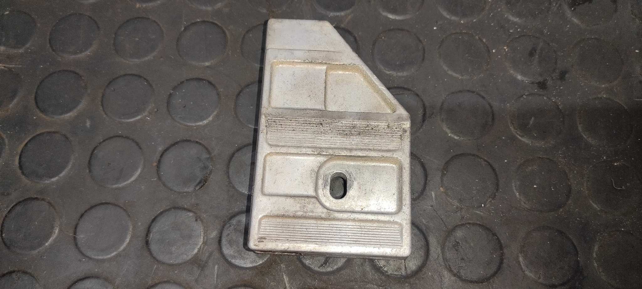 LUNA DELANTERA IZQUIERDA MERCEDES-BENZ CLASE S (W126) BERLINA+COUPE - vista 3