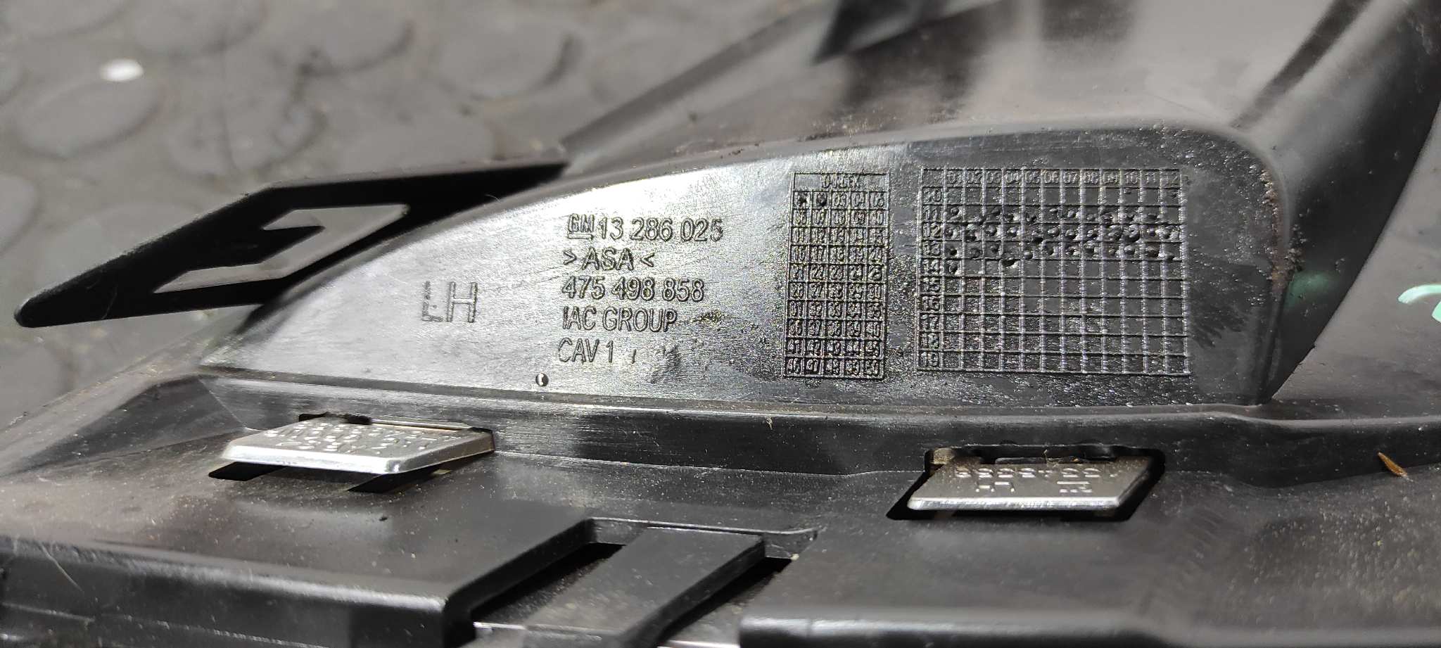 REJILLA PARAGOLPES IZQUIERDA OPEL CORSA D - vista 6