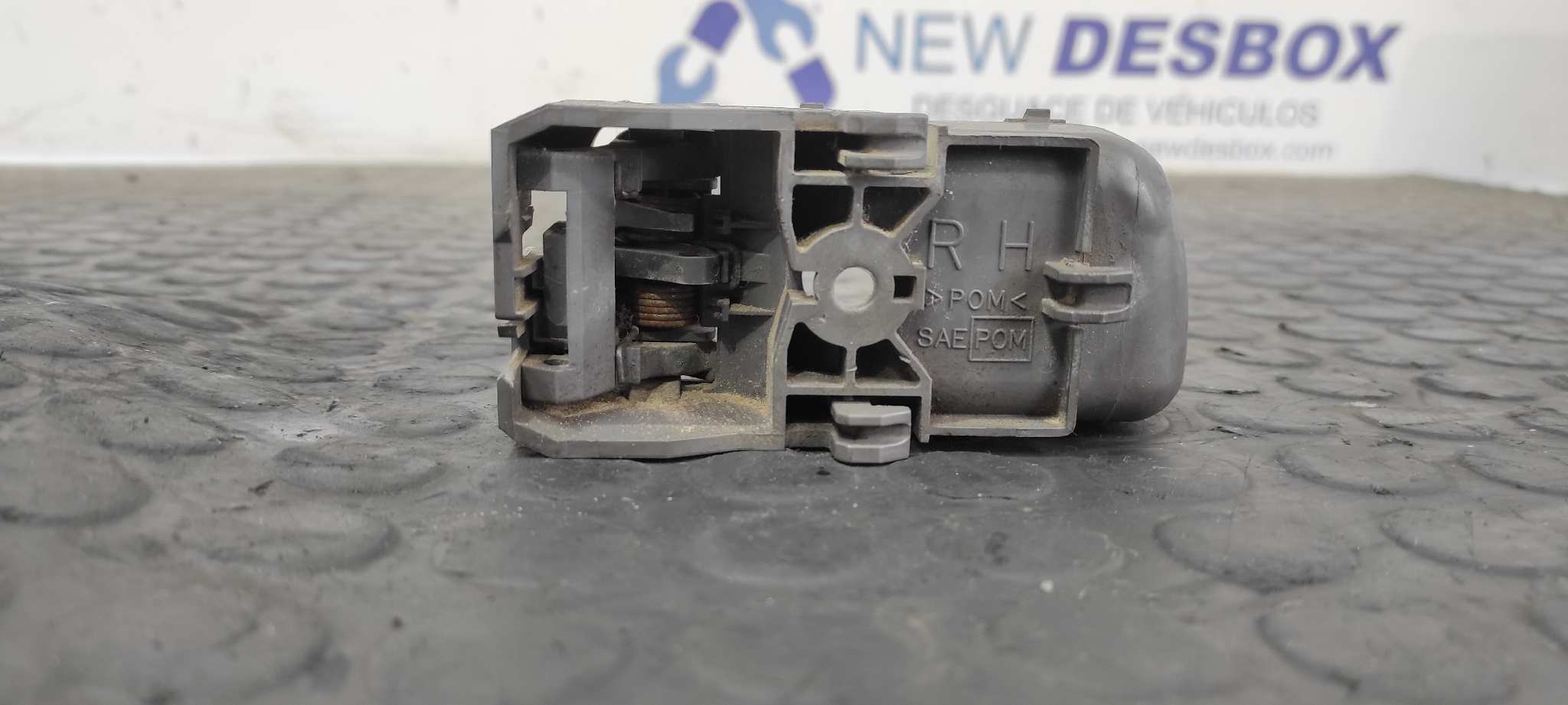 MANETA INTERIOR DELANTERA DERECHA NISSAN PICK-UP (D22) - vista 3