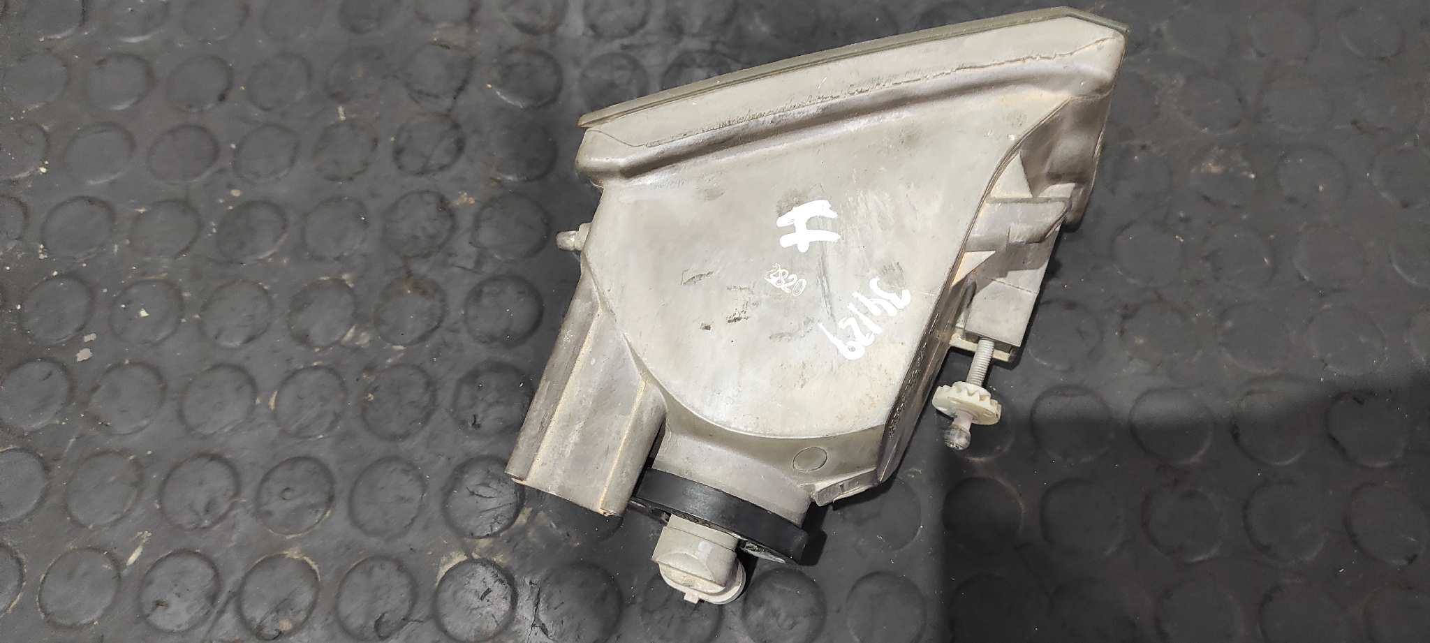 FARO ANTINIEBLA IZQUIERDO TOYOTA RAV 4 (A2) - vista 7