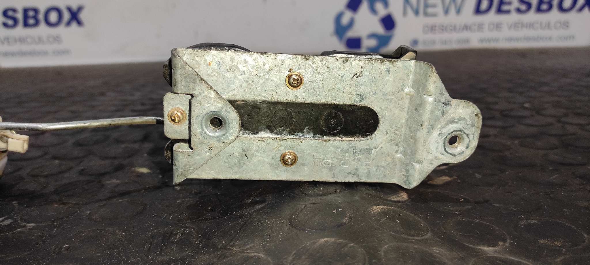 CERRADURA PUERTA TRASERA DERECHA SSANGYONG MUSSO - vista 4