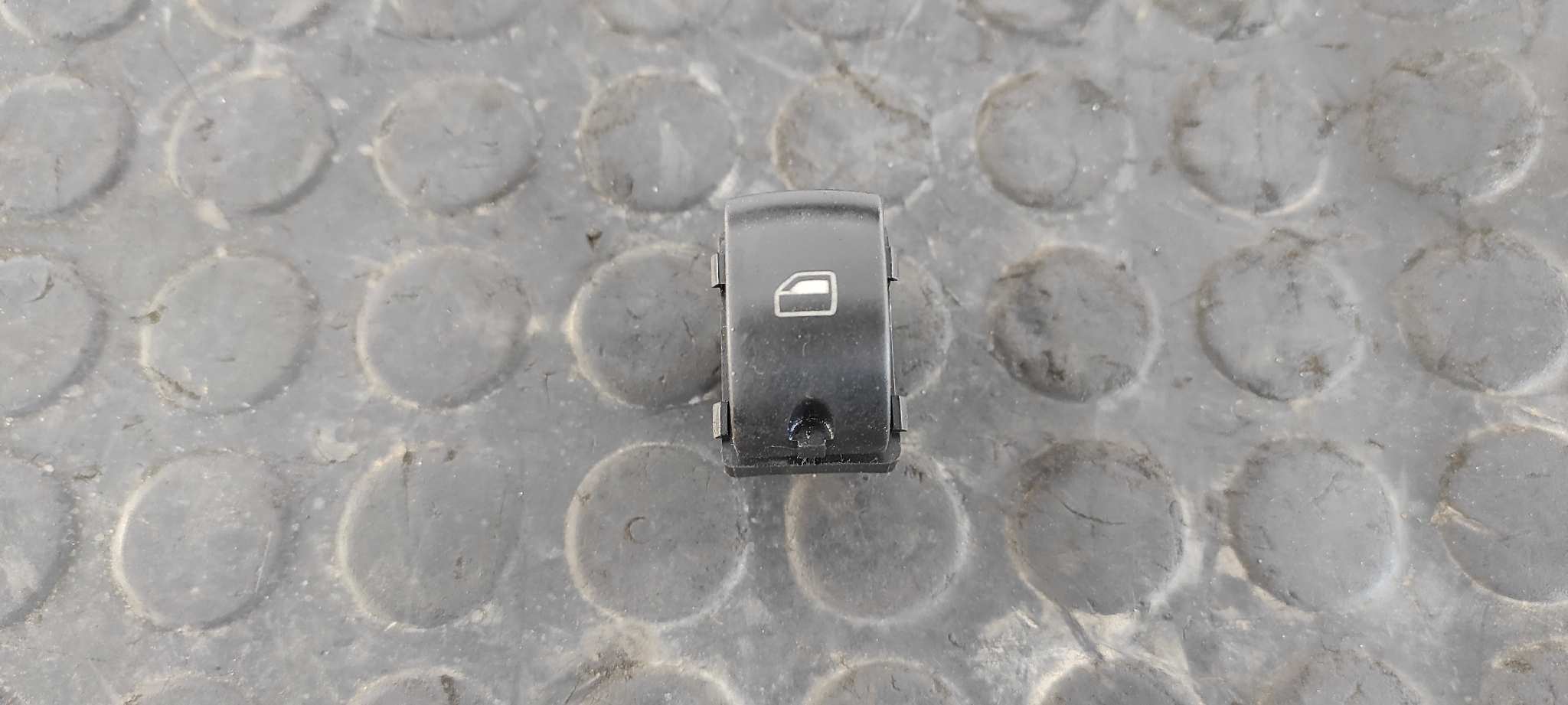 MANDO ELEVALUNAS DELANTERO DERECHO AUDI A3 (8P)