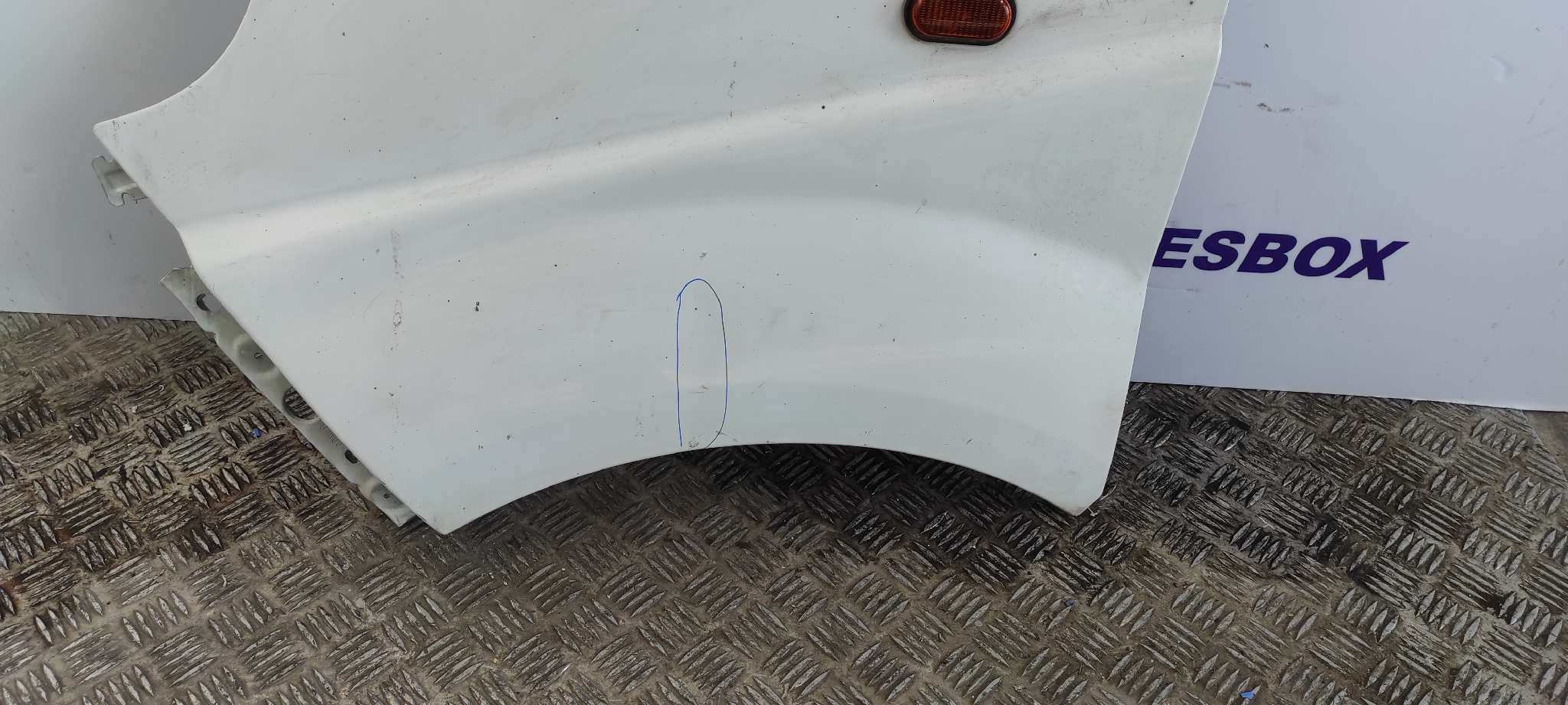 ALETA DELANTERA IZQUIERDA RENAULT TRAFIC COMBI (AB 4.01) - vista 2