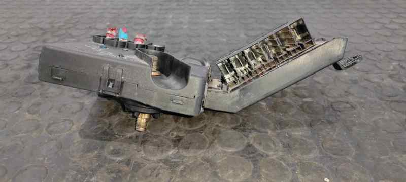 CAJA RELES / FUSIBLES MERCEDES-BENZ CLASE E (W211) BERLINA - vista 6