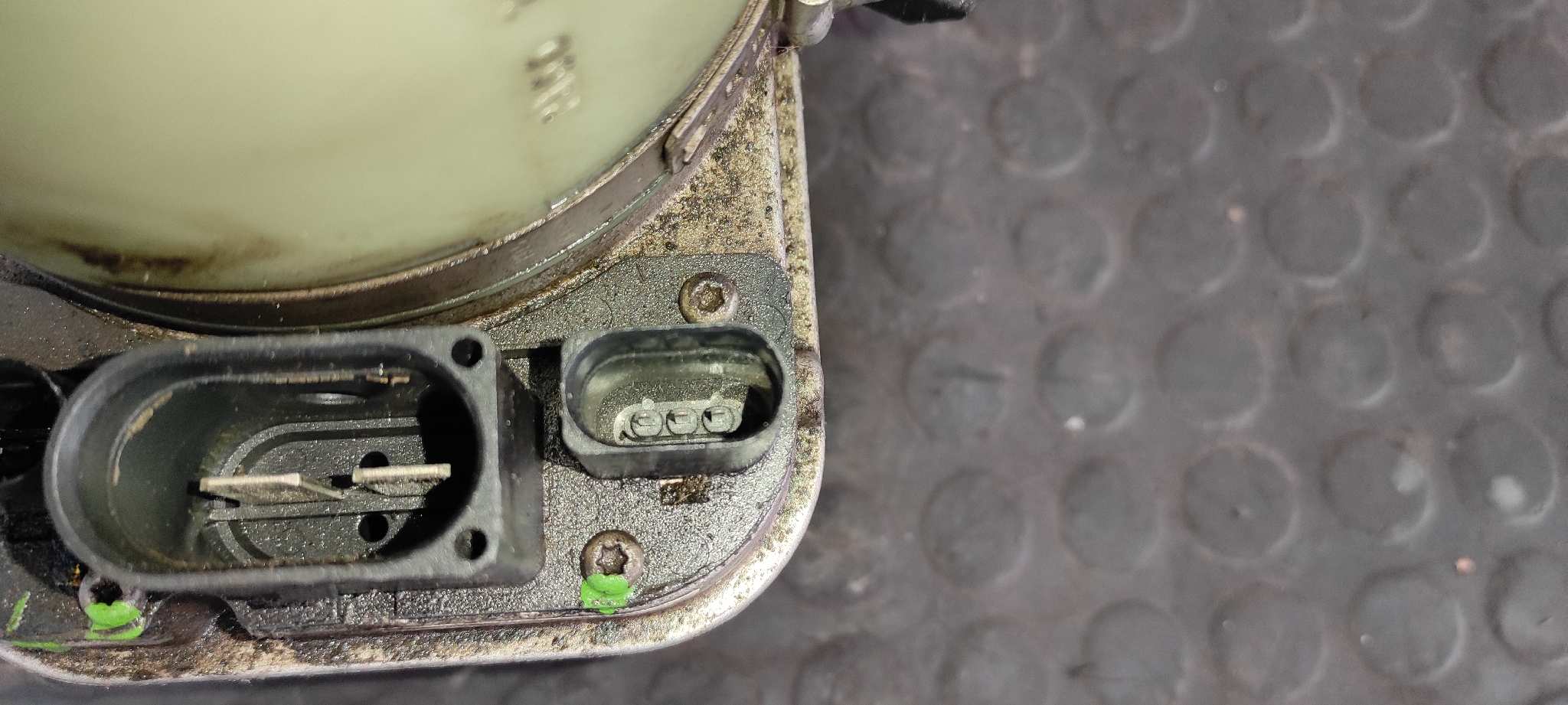 BOMBA DIRECCION VOLKSWAGEN POLO (9N1) - vista 4