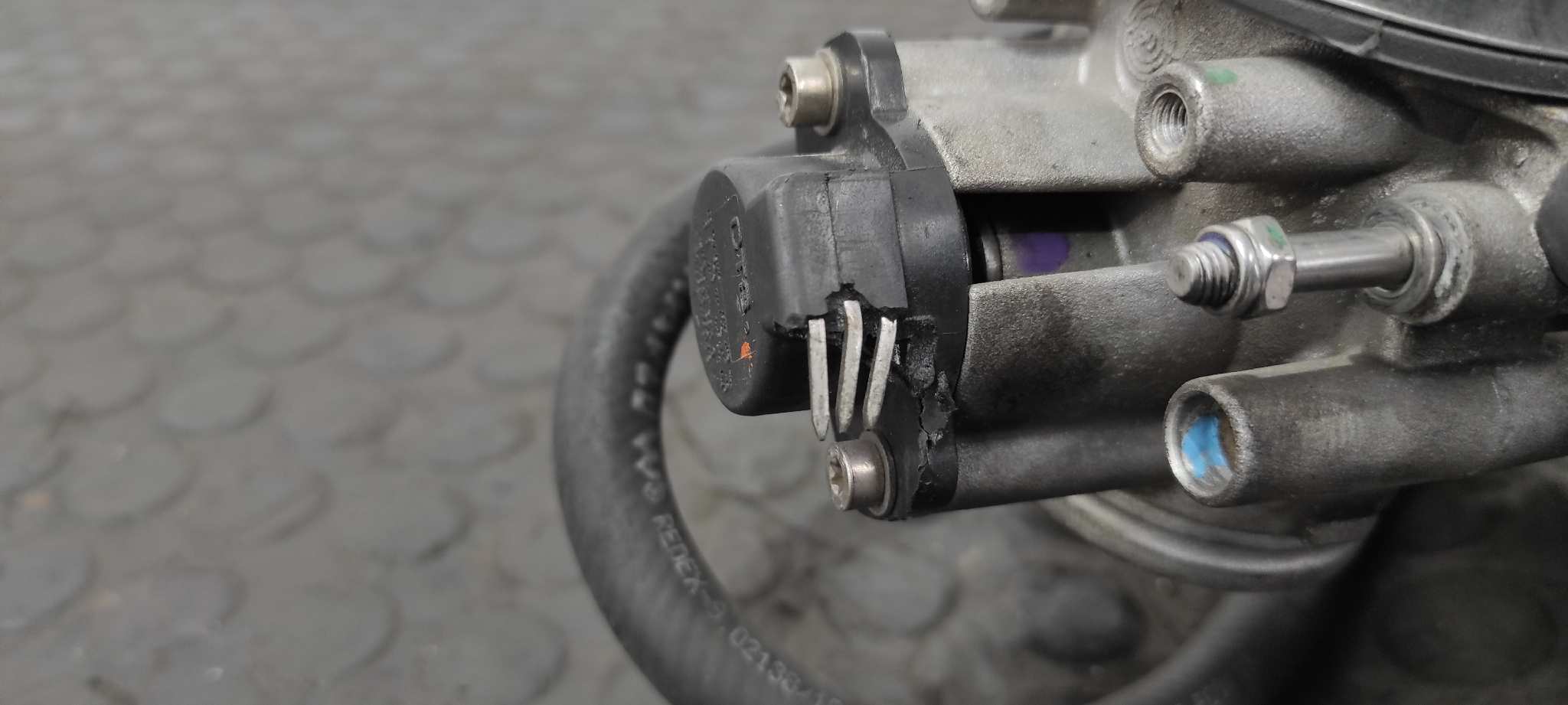 CAJA MARIPOSA DUCATI MONSTER 796 - vista 6