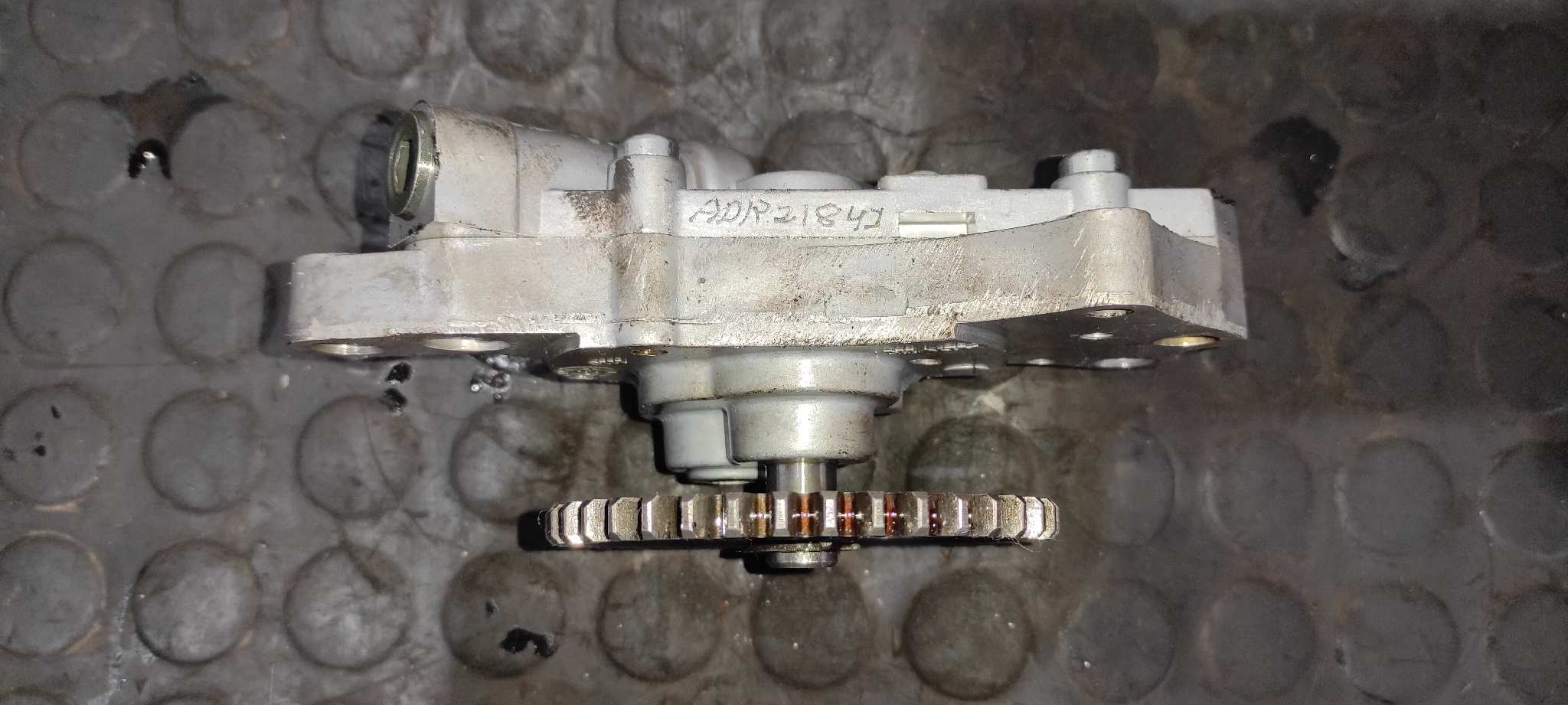 BOMBA ACEITE DUCATI MONSTER 796 - vista 4