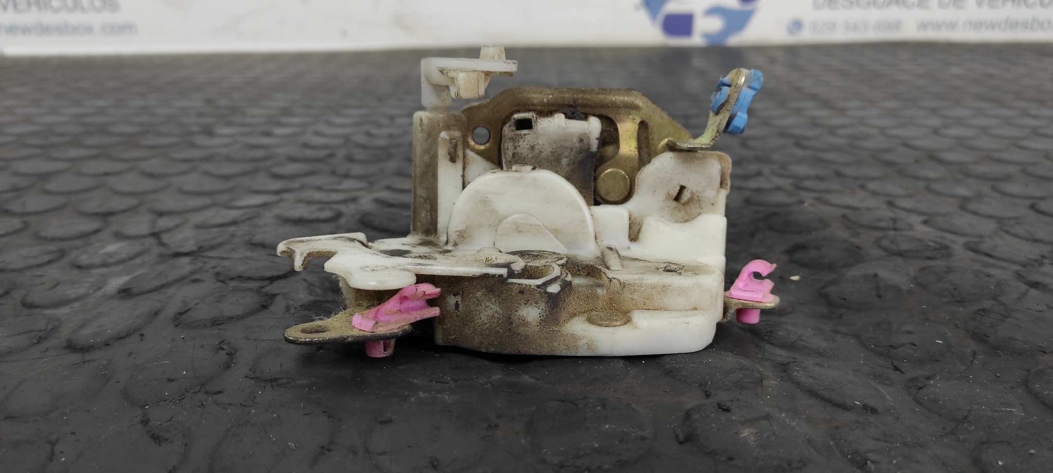 CERRADURA PUERTA DELANTERA DERECHA NISSAN CABSTAR E - vista 4