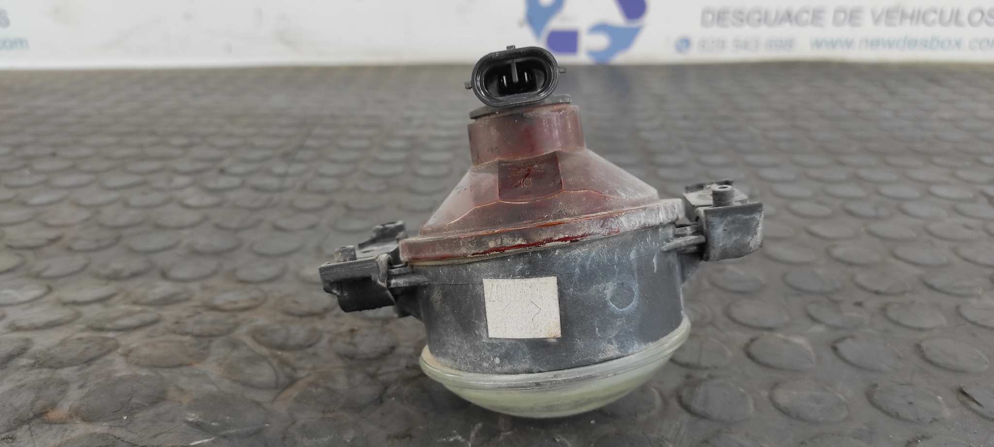 FARO ANTINIEBLA DERECHO FORD FOCUS BERLINA (CAP) - vista 6