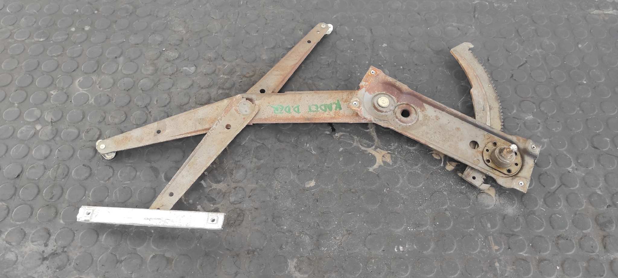 ELEVALUNAS DELANTERO DERECHO OPEL KADETT E