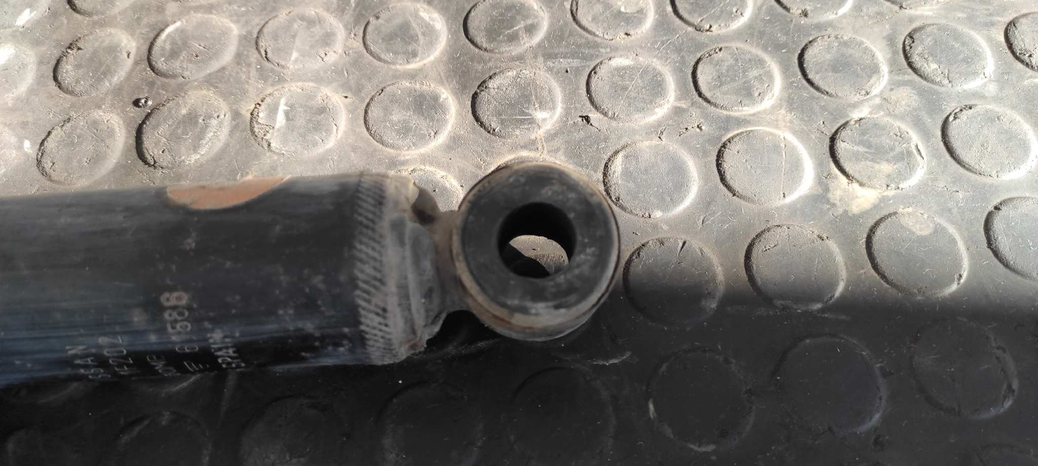 AMORTIGUADOR TRASERO NISSAN TERRANO/TERRANO.II (R20) - vista 3