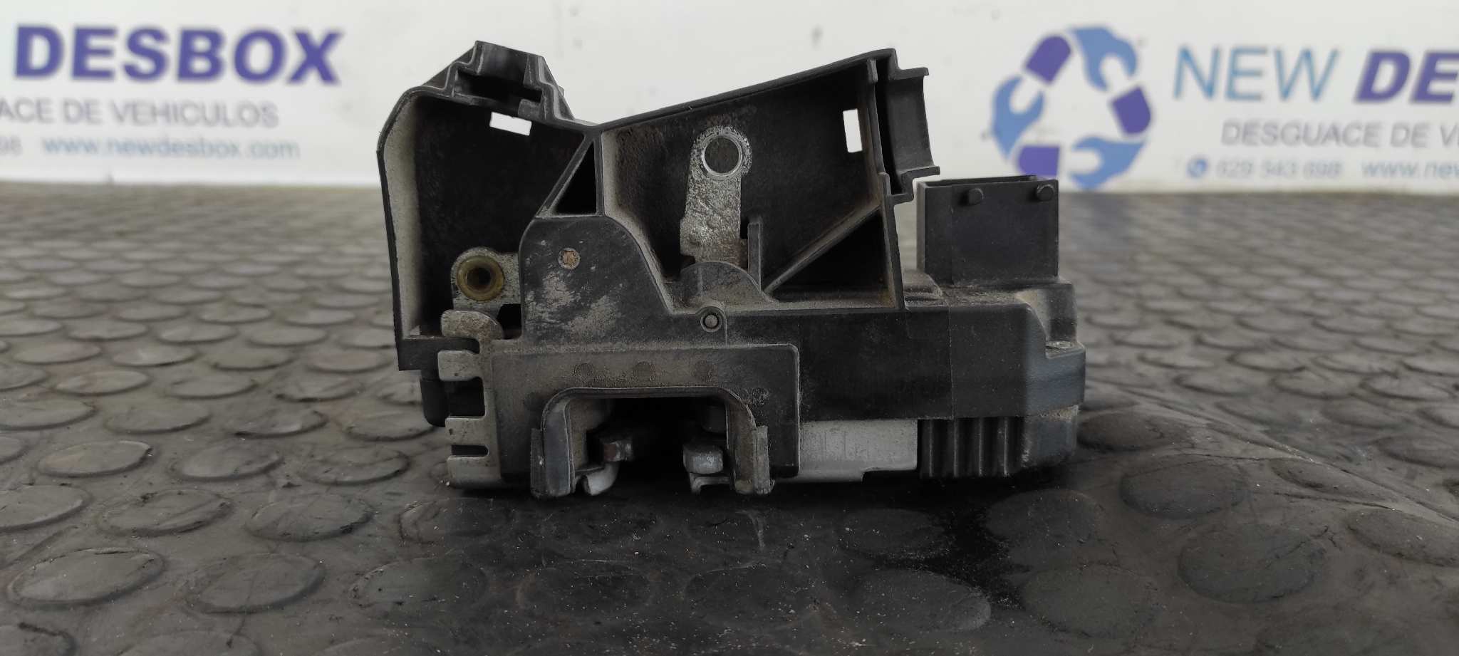 CERRADURA PUERTA DELANTERA DERECHA RENAULT TRAFIC COMBI (AB 4.01) - vista 3