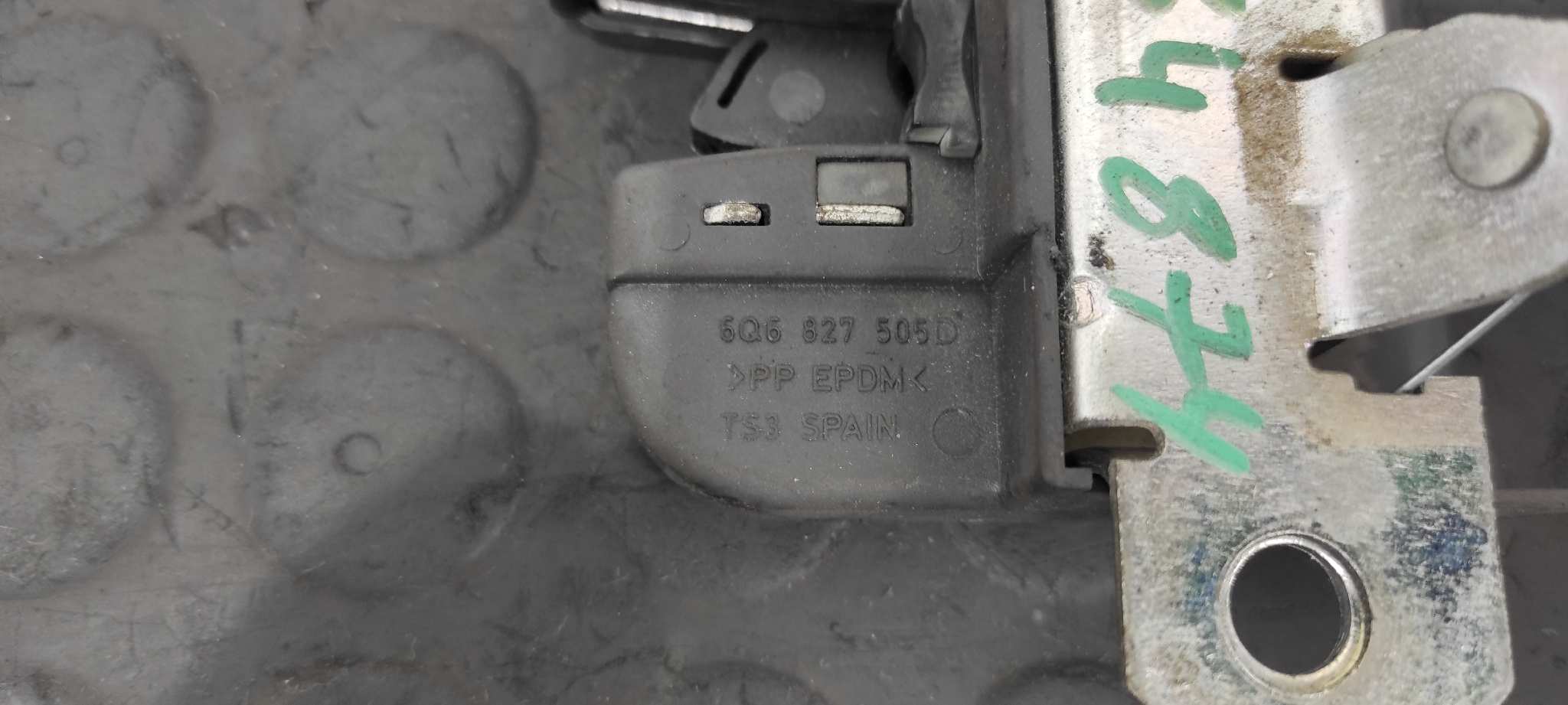 CERRADURA MALETERO / PORTON VOLKSWAGEN POLO (9N3) - vista 3