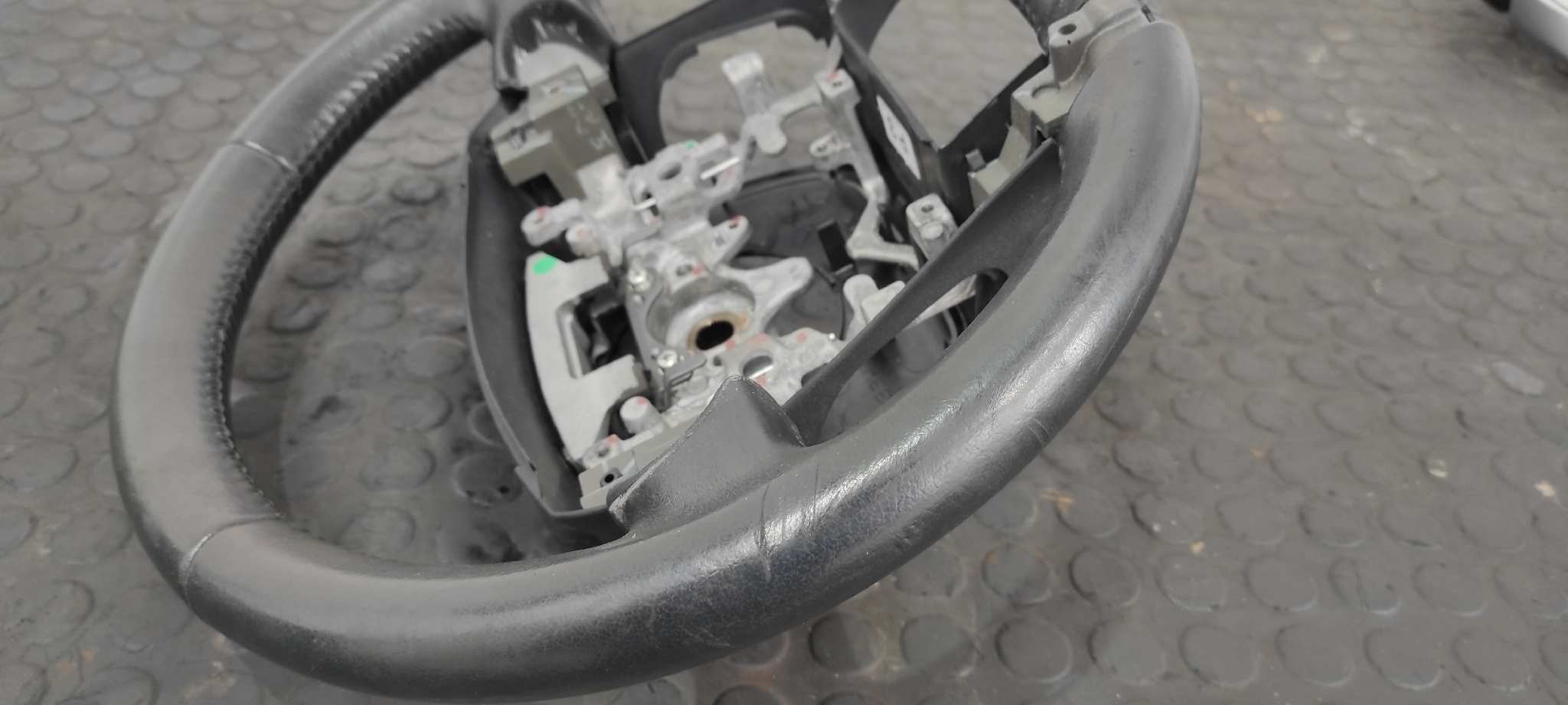 VOLANTE TOYOTA PRIUS (NHW30) - vista 9