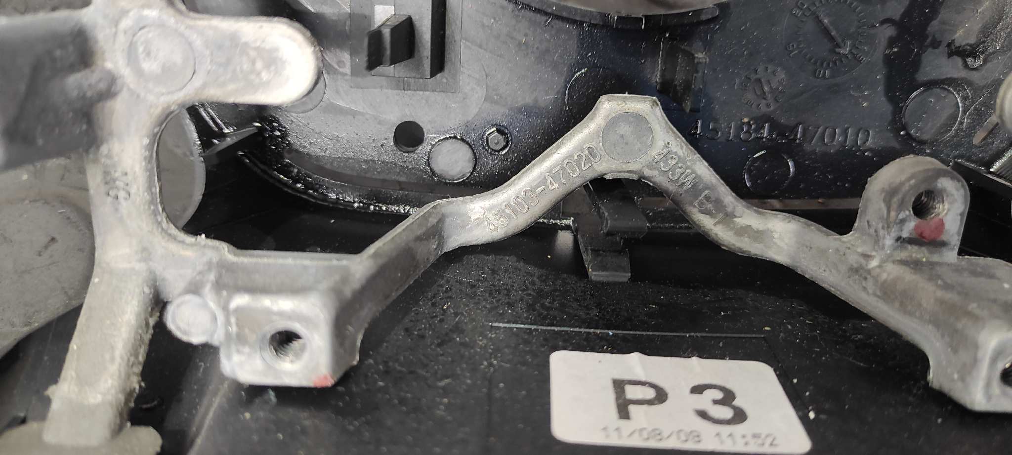 VOLANTE TOYOTA PRIUS (NHW30) - vista 4