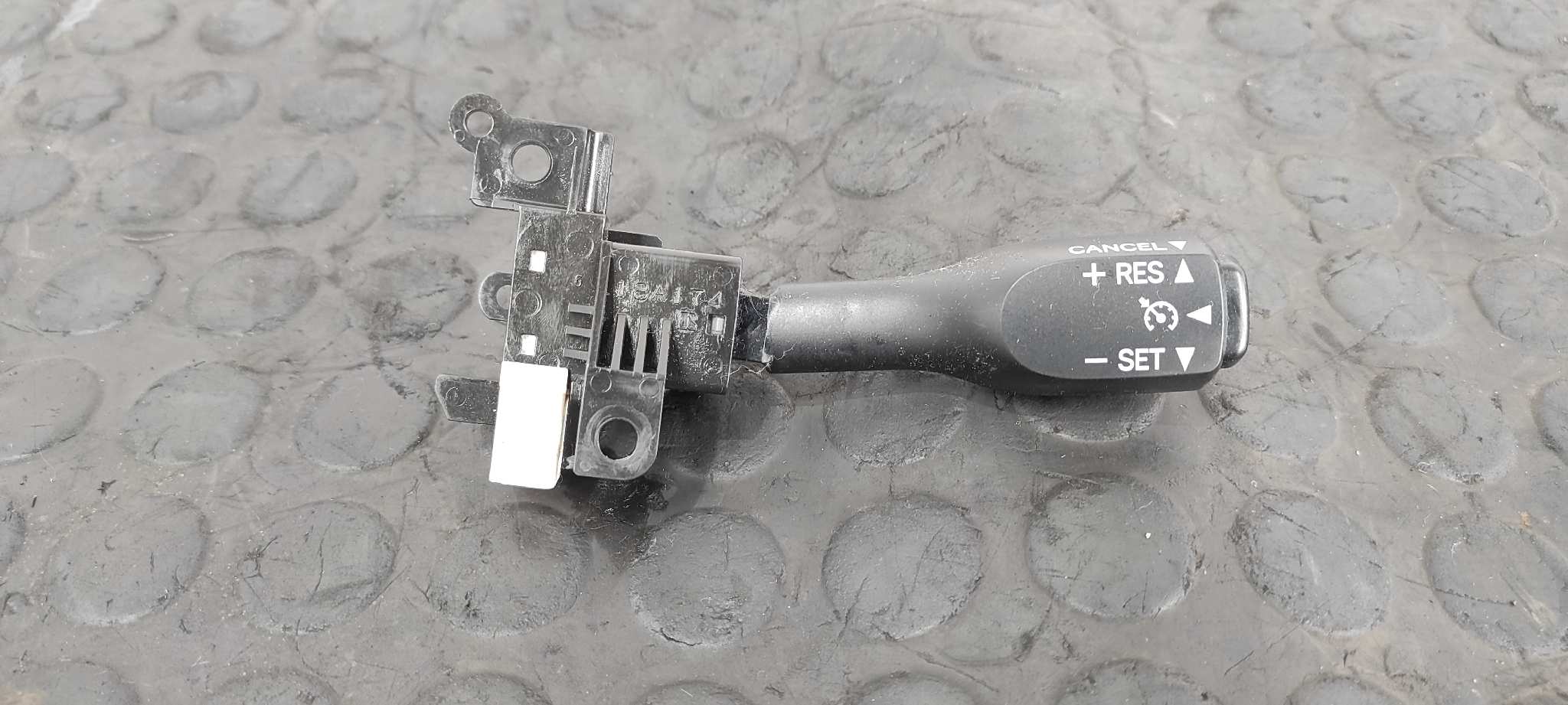 MANDO MULTIFUNCION TOYOTA PRIUS (NHW30)