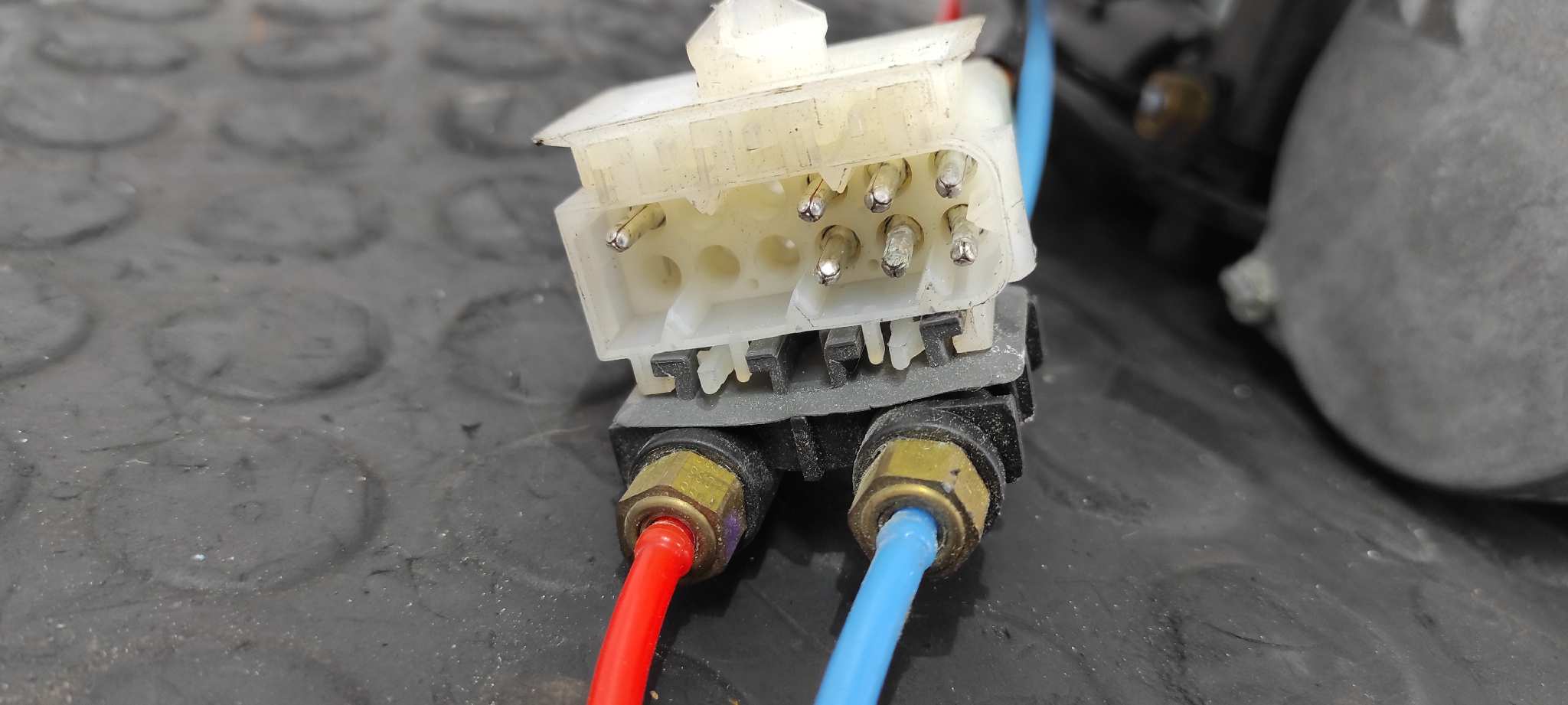 BOMBA SUSPENSION BMW SERIE 7 (E65/E66) - vista 2