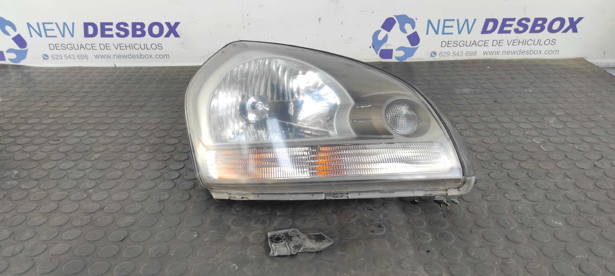 FARO DERECHO HYUNDAI TUCSON (JM)