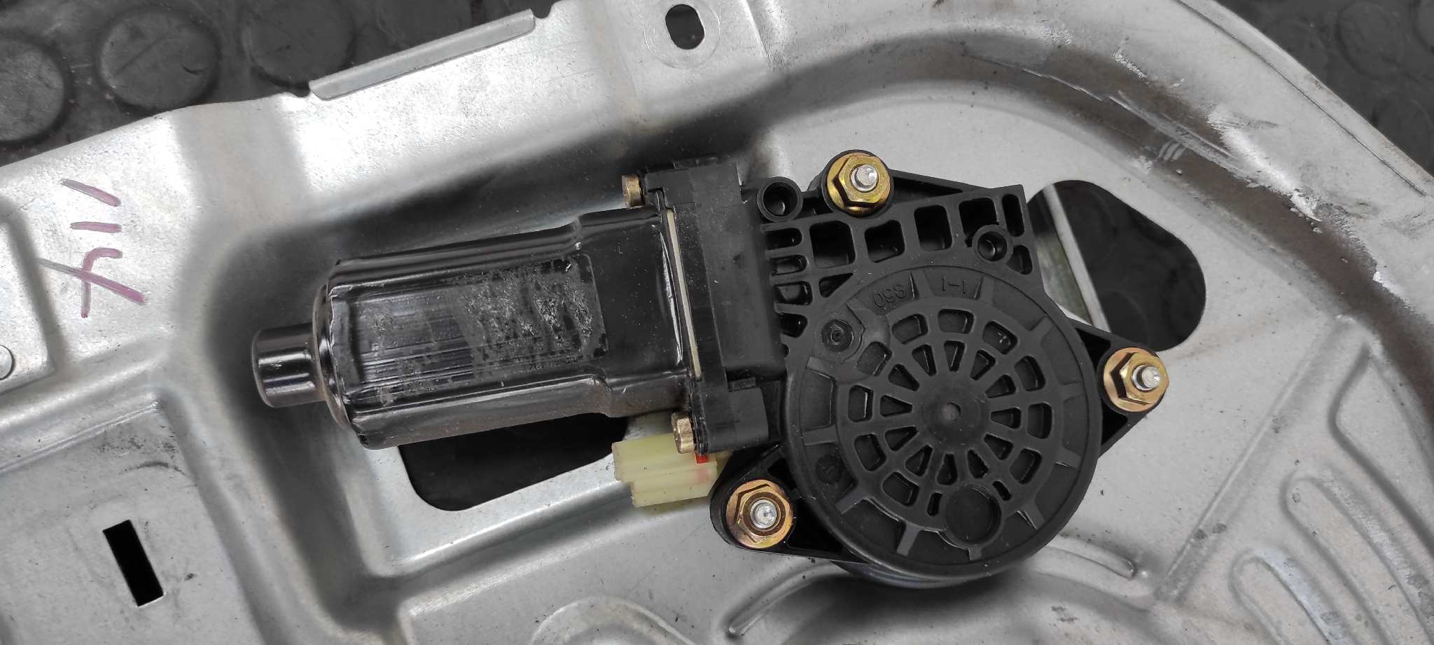 ELEVALUNAS TRASERO IZQUIERDO HYUNDAI TUCSON (JM) - vista 3