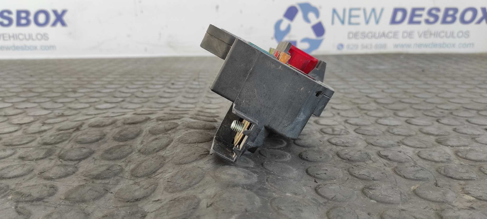 CAJA RELES / FUSIBLES BMW SERIE 7 (E65/E66) - vista 6