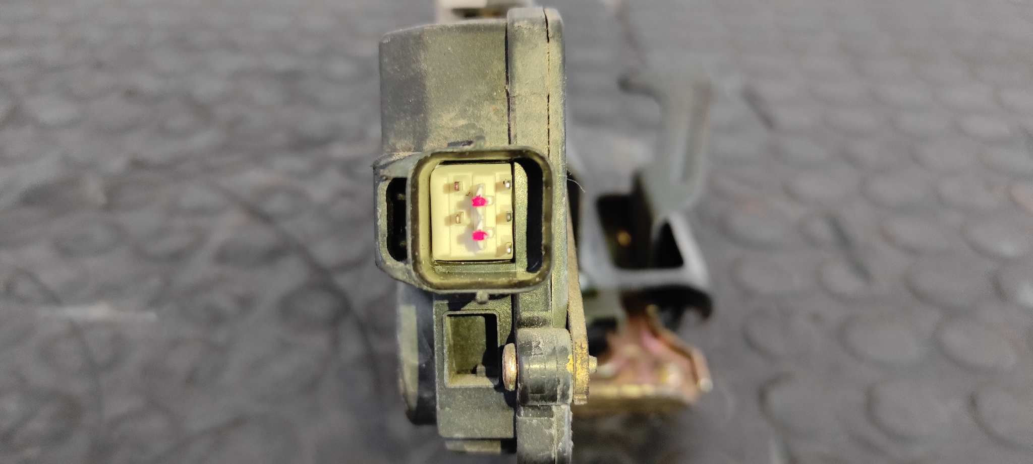 CERRADURA PUERTA TRASERA IZQUIERDA HYUNDAI TUCSON (JM) - vista 4