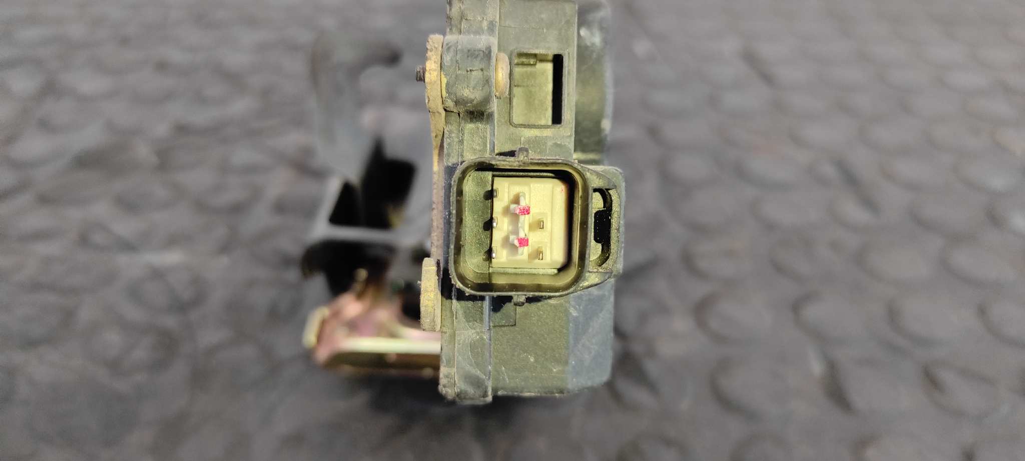 CERRADURA PUERTA TRASERA DERECHA HYUNDAI TUCSON (JM) - vista 2