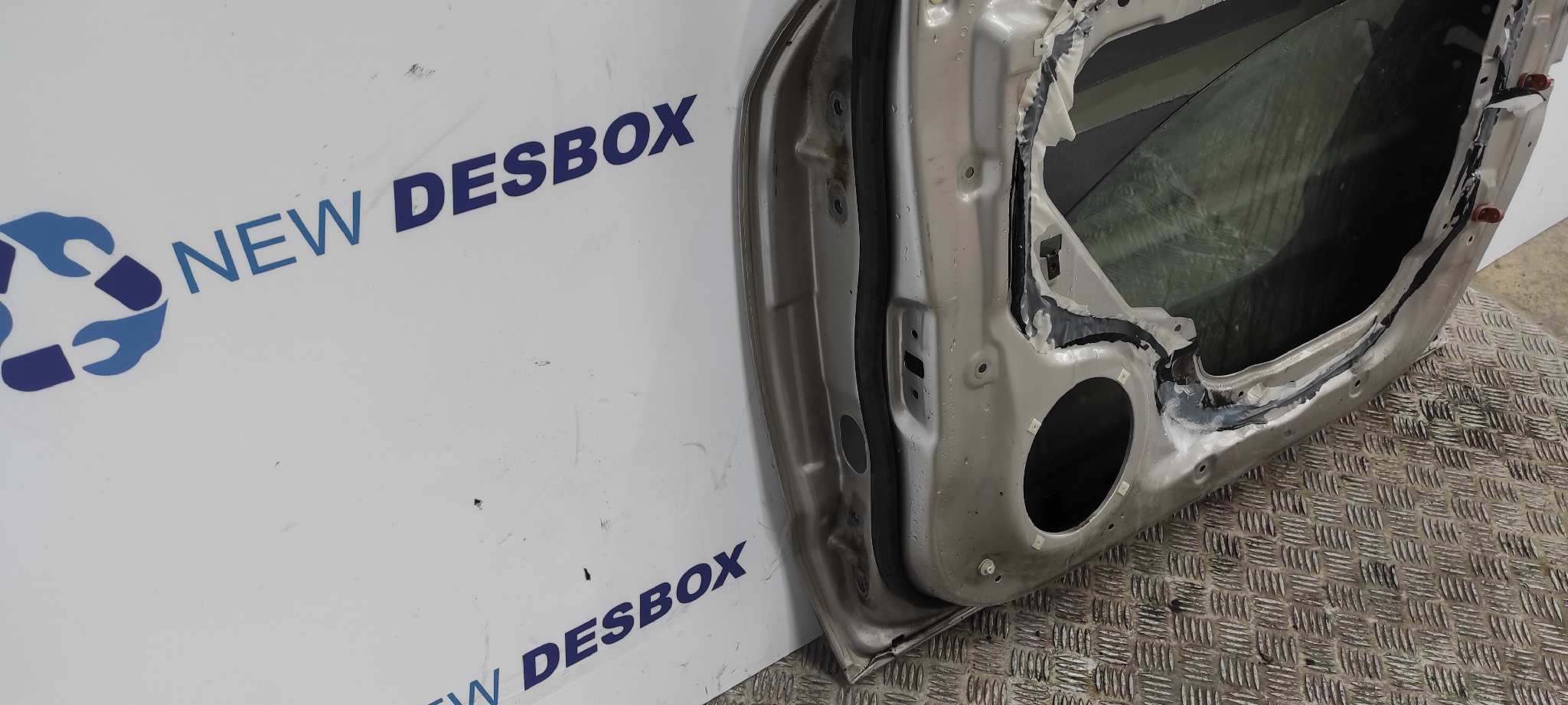 PUERTA DELANTERA DERECHA HYUNDAI TUCSON (JM) - vista 2