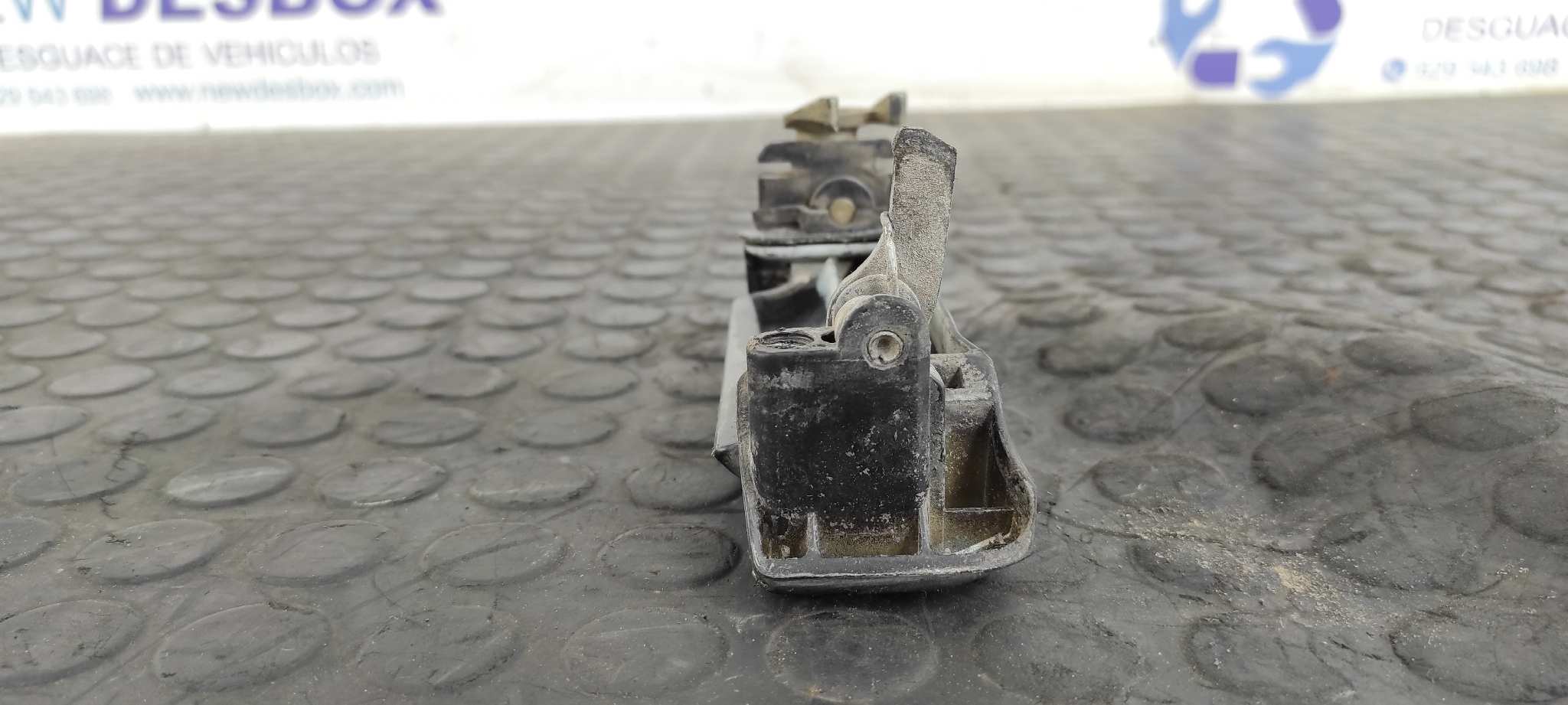 MANETA  PUERTA CORREDERA DERECHA VOLKSWAGEN T4 TRANSPORTER/FURGONETA (MOD. 1991) - vista 2