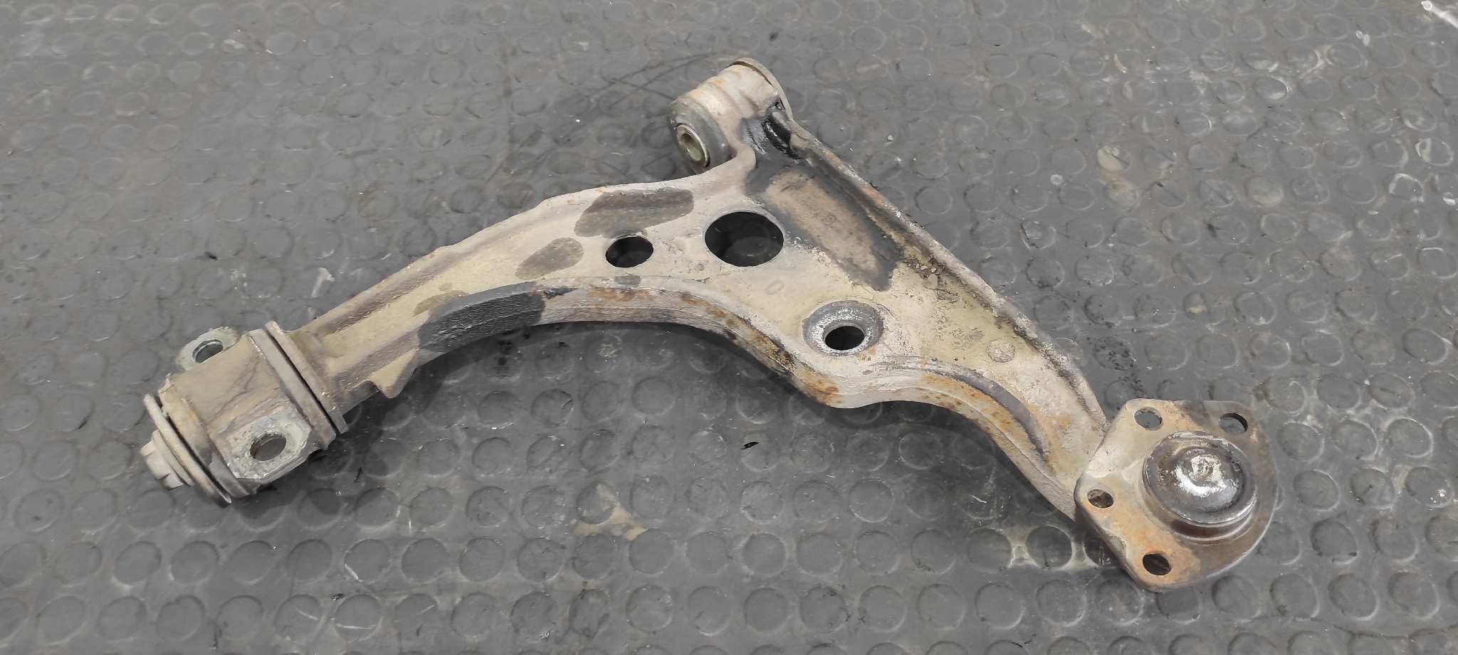 BRAZO IZQUIERDO INFERIOR DELANTERO FIAT DUCATO CAJA CERR. TECHO ELEVADO (DESDE 03.94)