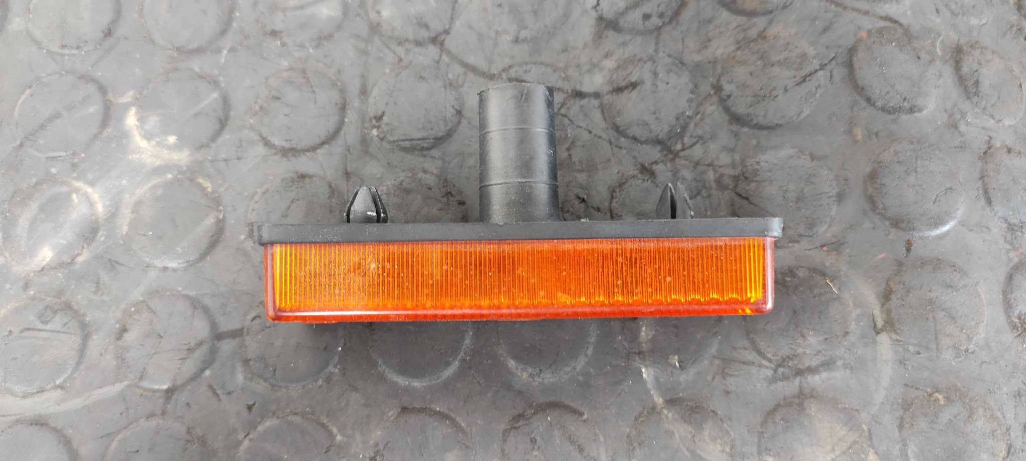 PILOTO LATERAL DERECHO IVECO DAILY CAJA ABIERTA / VOLQUETE - vista 5