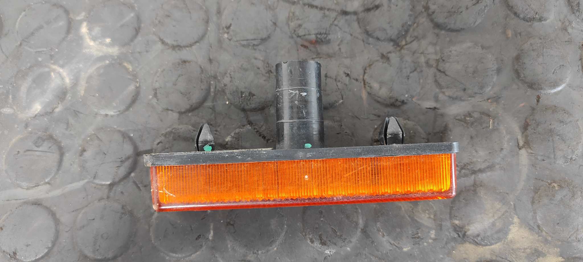 PILOTO LATERAL DERECHO IVECO DAILY CAJA ABIERTA / VOLQUETE - vista 3