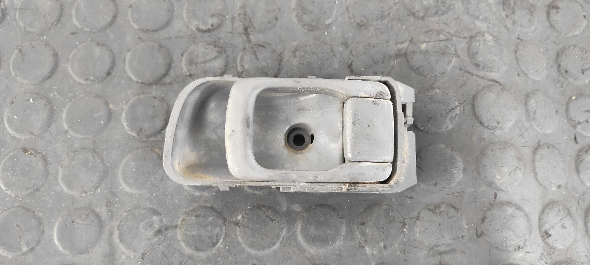 MANETA TRASERA DERECHA NISSAN PICK-UP (D22)