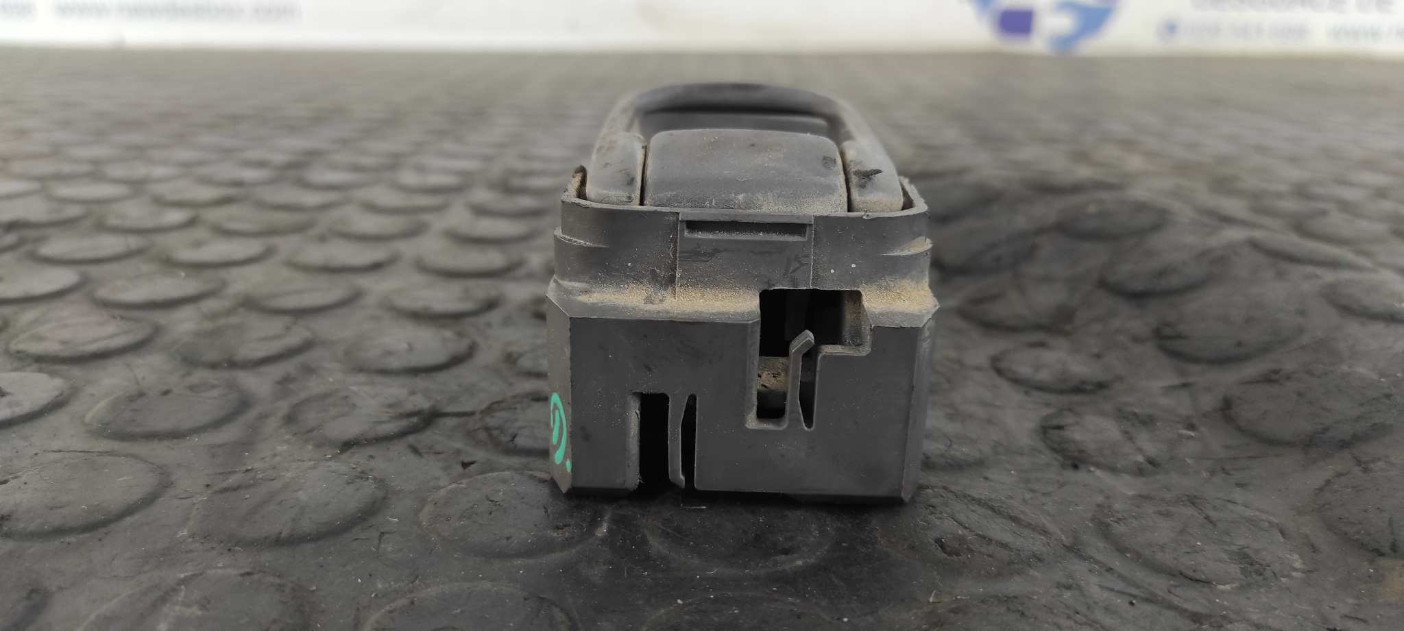 MANETA TRASERA DERECHA NISSAN PICK-UP (D22) - vista 3